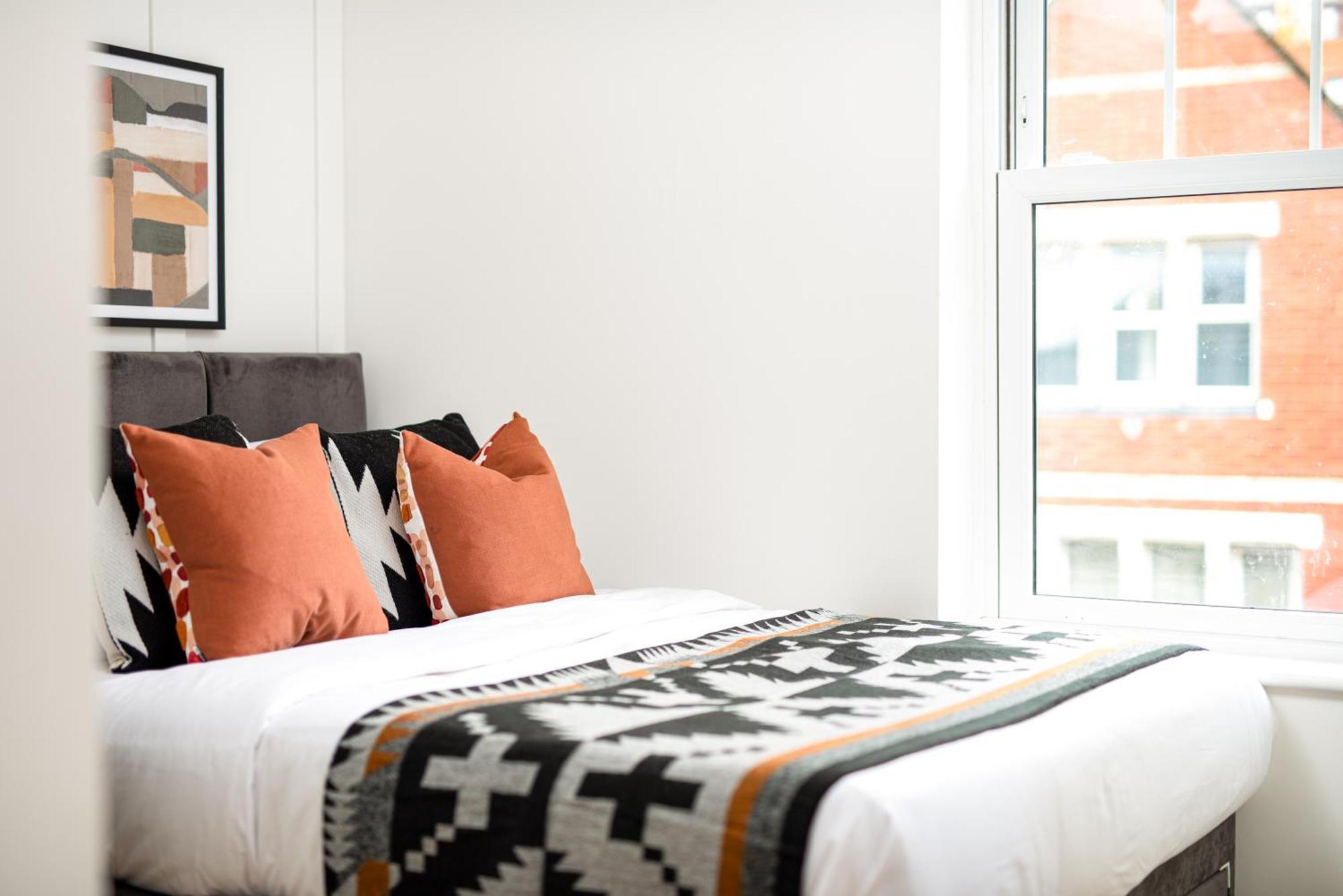 Apartment Stylish-5bed-5bath-freeparking-by Fabaccommodation *